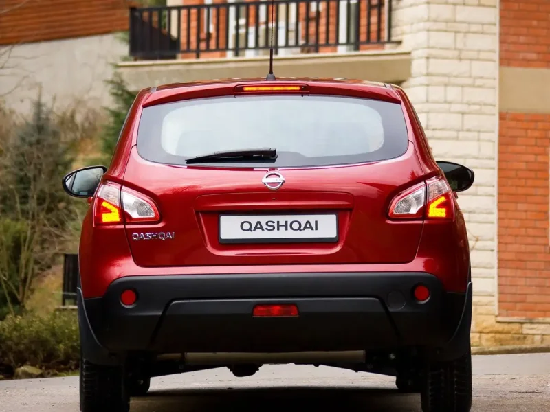 Nissan Qashqai j10 сзади