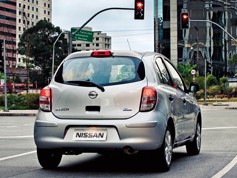 Nissan March 2011