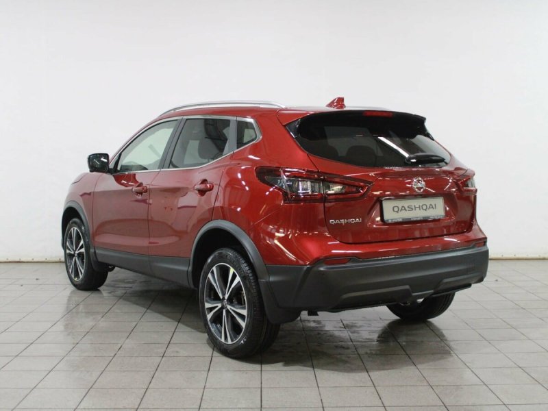 Nissan Qashqai 2017 красный