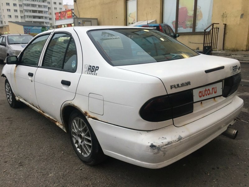 Nissan Pulsar 1998 салон