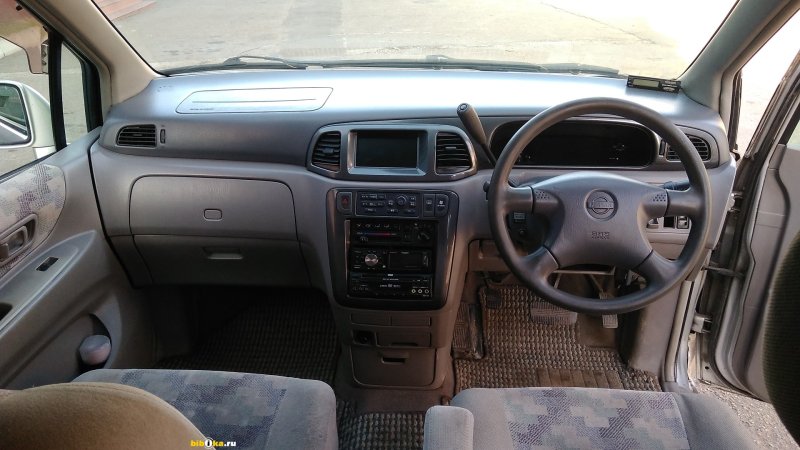 Nissan Liberty 1999 салон