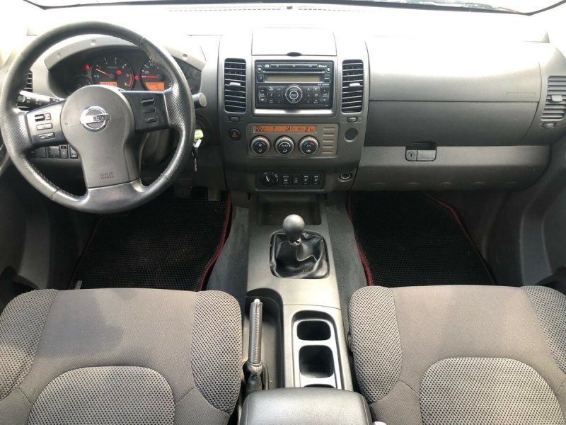 Nissan Navara 2007 салон