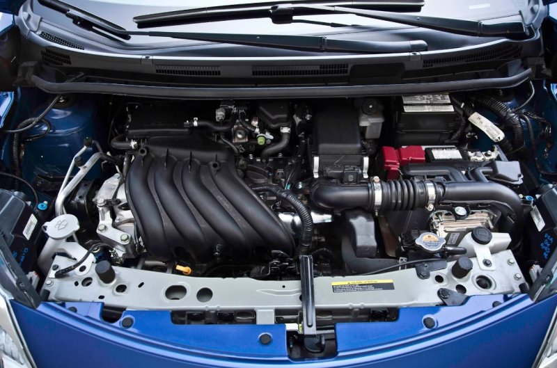 Nissan Note 2012 под капотом