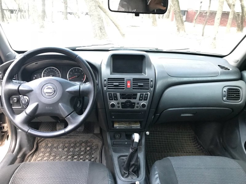 Nissan Almera n16 салон