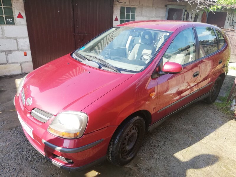 Nissan Almera Tino id22