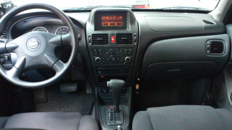 Nissan Almera n16 салон