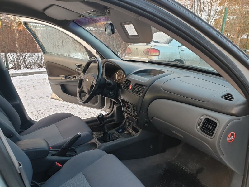 Nissan Almera n16 салон