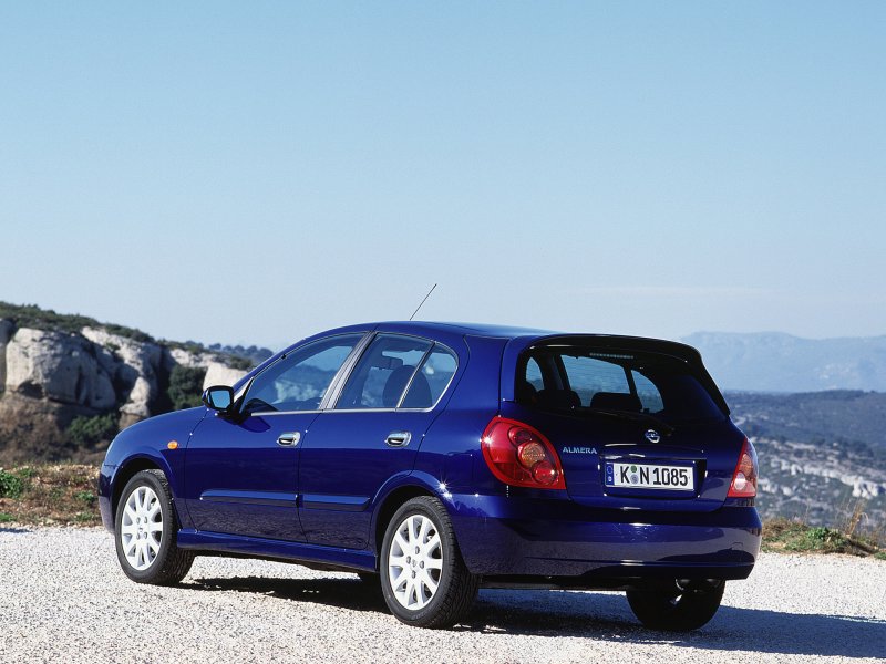 Nissan Almera n16 хэтчбек