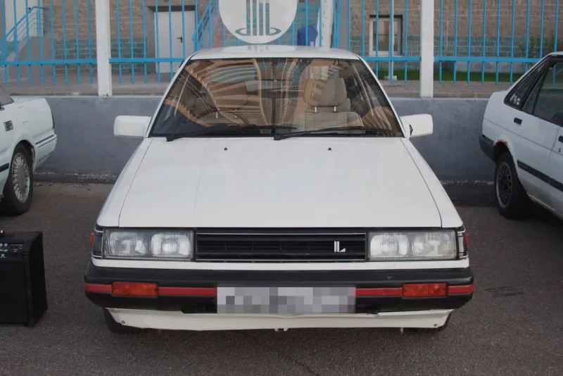 Nissan Langley 1988 хэтчбек