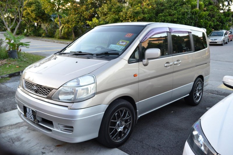 Nissan Serena 24