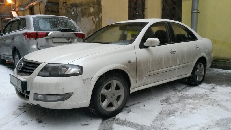 Nissan Almera Classic белая 2011