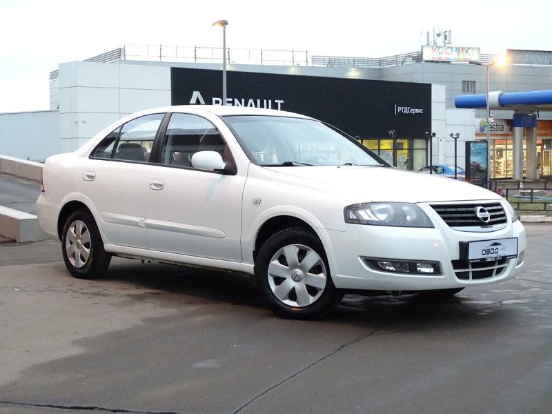 Nissan Almera Classic белая 2011