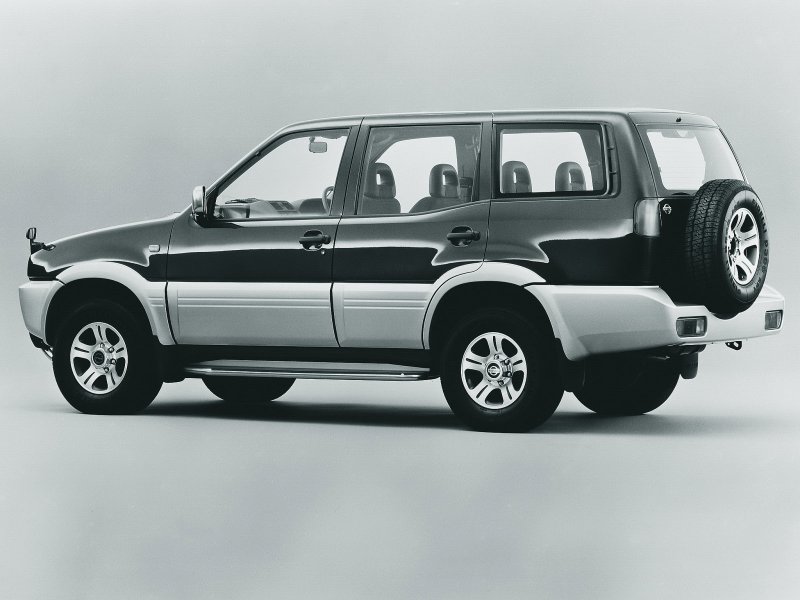 Nissan Mistral 2000