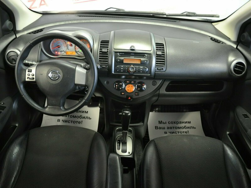 Nissan Note 2008 салон