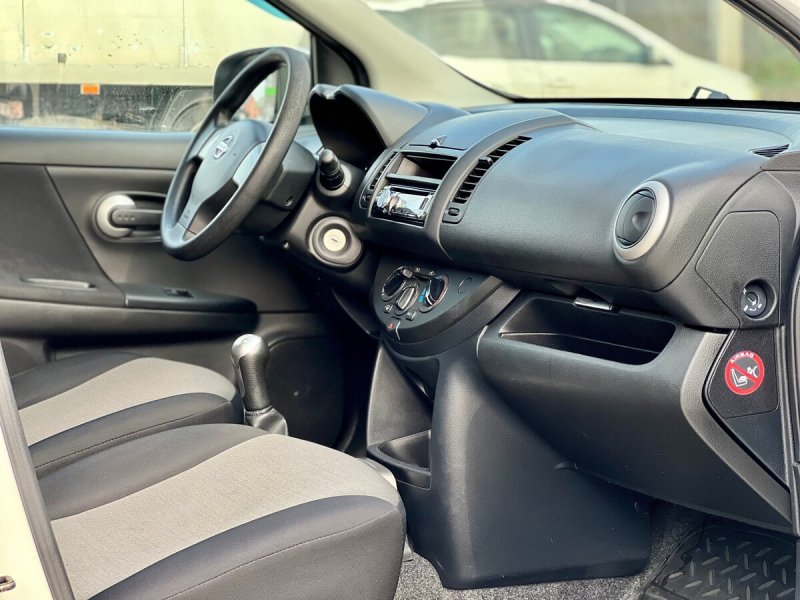 Nissan Note 2005 салон