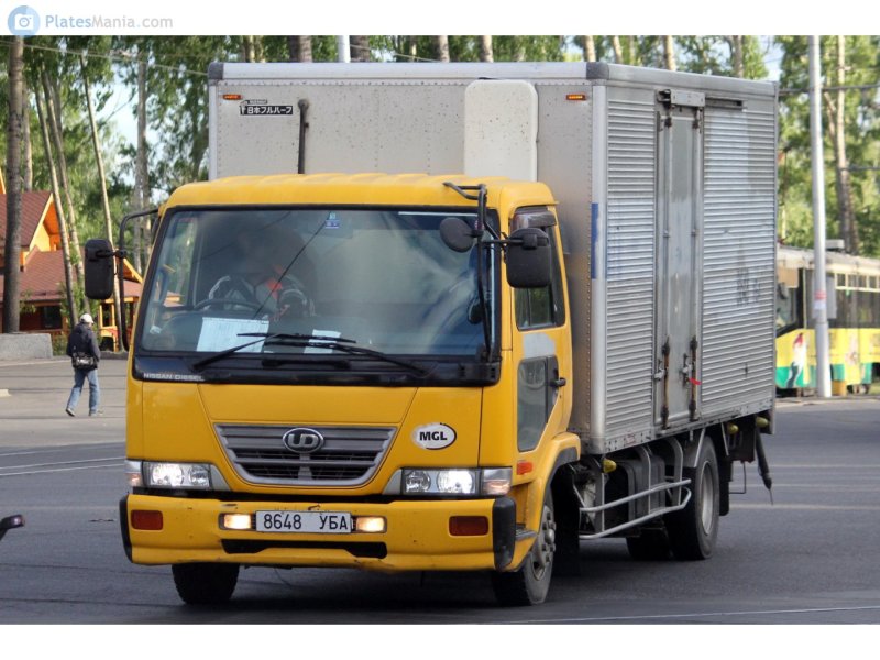 Nissan Diesel Condor 680