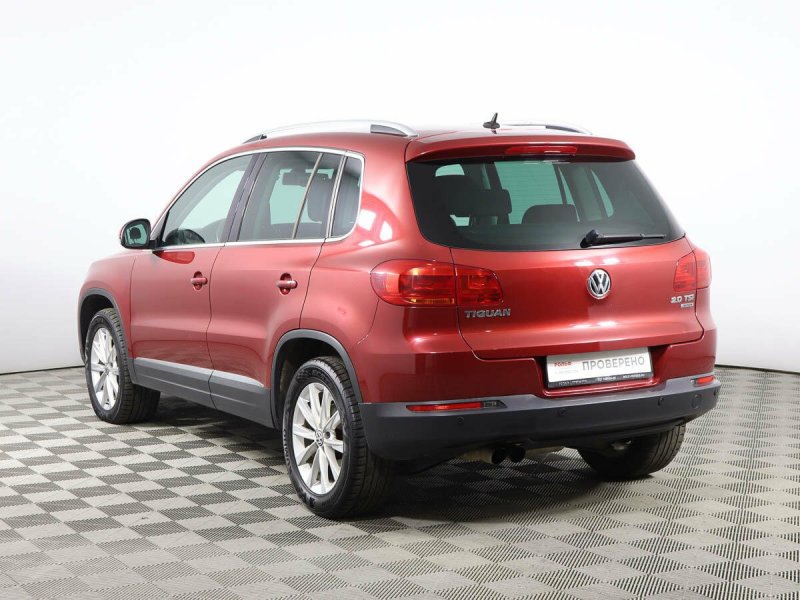 VW Tiguan track and field