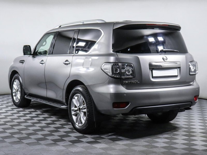 Nissan Patrol 2012 салон