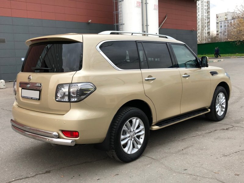 Nissan Patrol 2010 салон