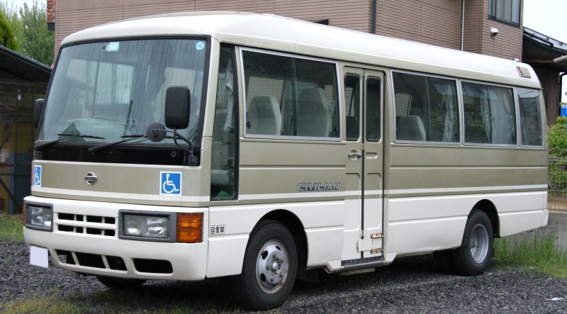 Автобус Nissan Civilian