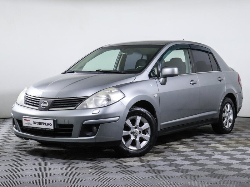 Nissan Tiida 2007 седан