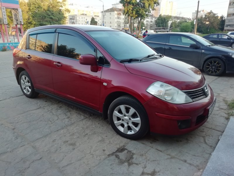 Nissan Tiida 2007