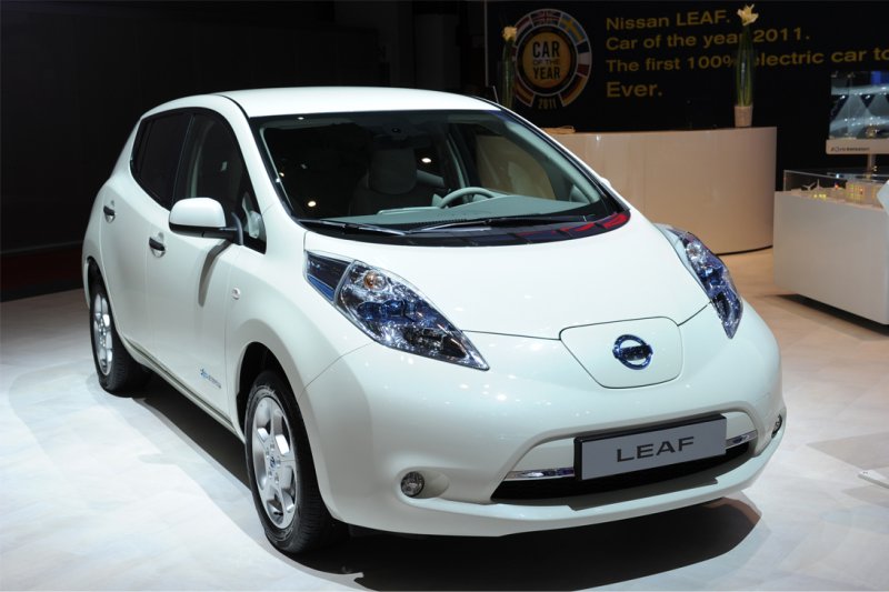 Nissan Leaf электромобиль 2011