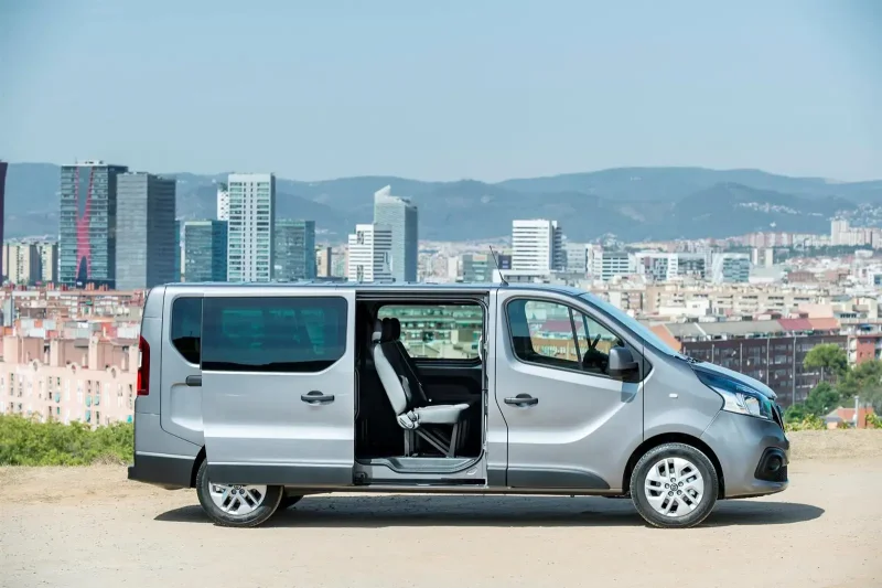 Nissan nv300 Combi