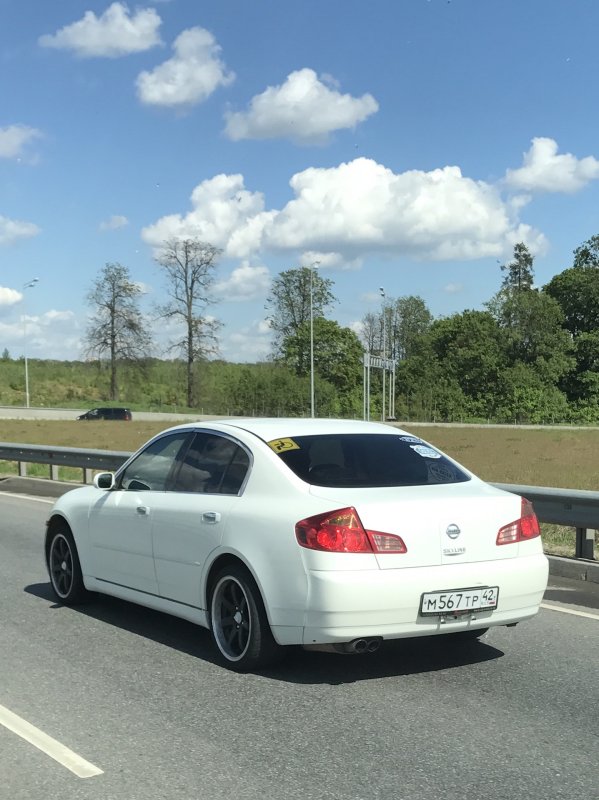 Nissan Skyline 35