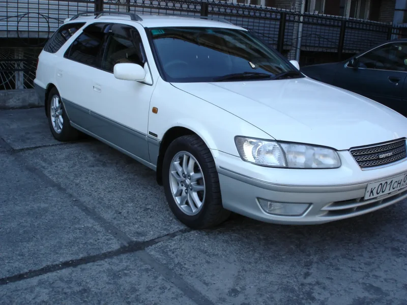 Toyota Camry Gracia, 2001