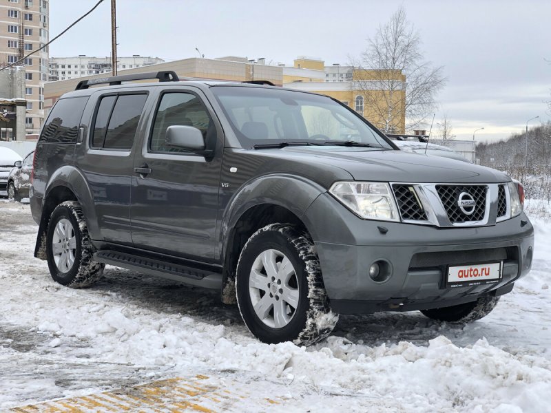 Nissan Pathfinder, 2006 серый