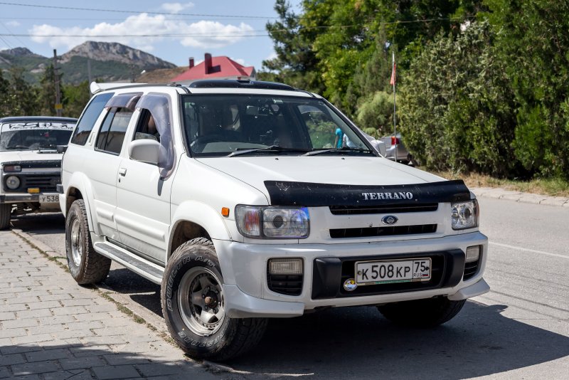 Nissan Terrano Regulus