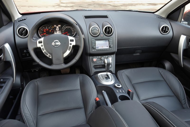 Nissan Qashqai 2011 салон