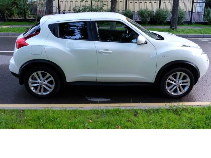 Nissan Juke 2012 белый