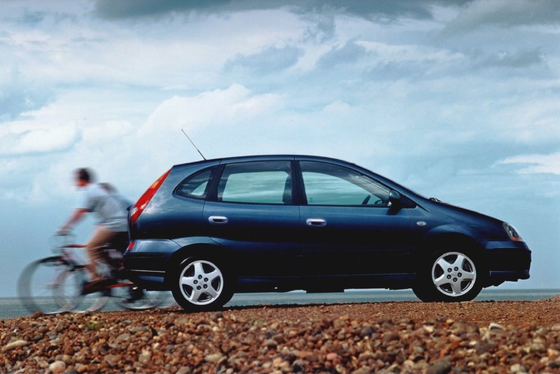 Nissan Almera Tino 2006