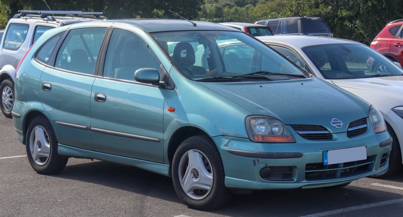 Nissan Almera Tino 2002