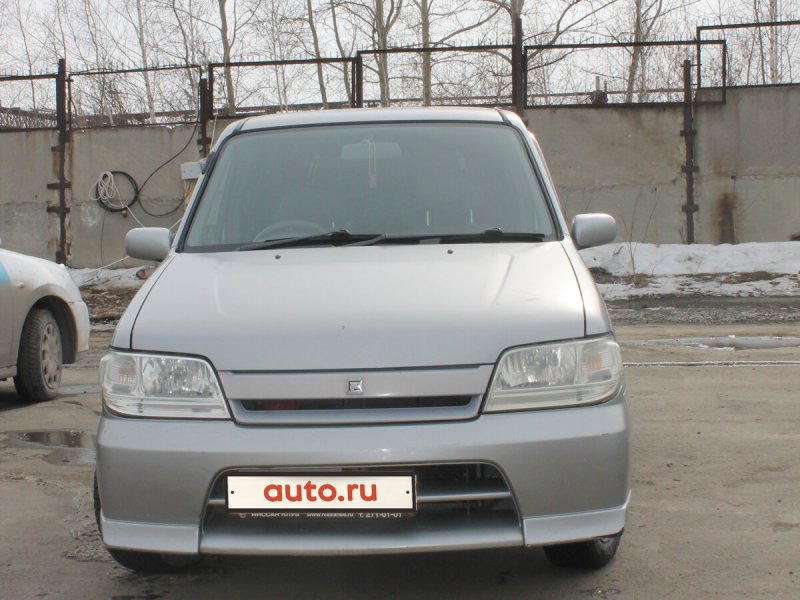 Nissan Cube 2001 год