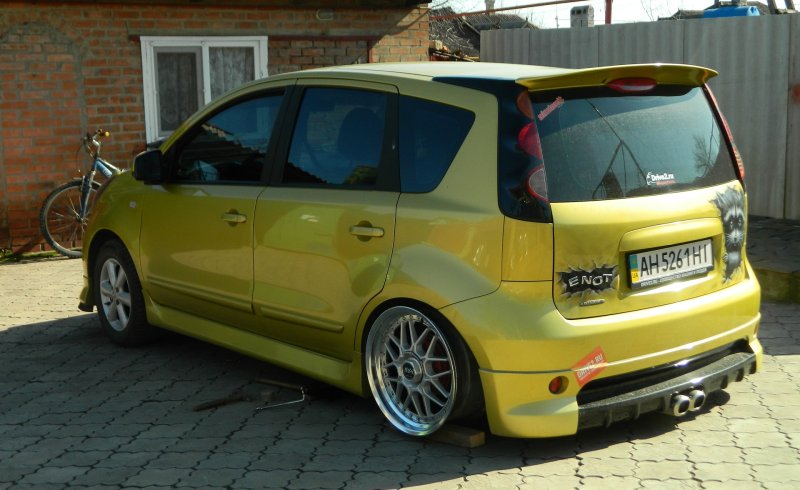 Nissan Note e11 stance