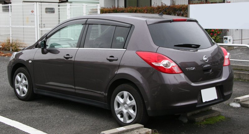 Nissan Tiida 2008 хэтчбек
