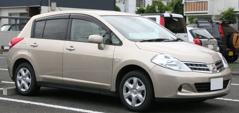Nissan Tiida 2008 хэтчбек