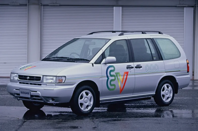 Nissan Prairie Joy 1997