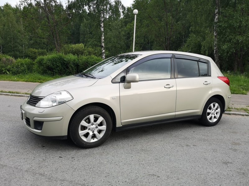 Nissan Tiida 2008