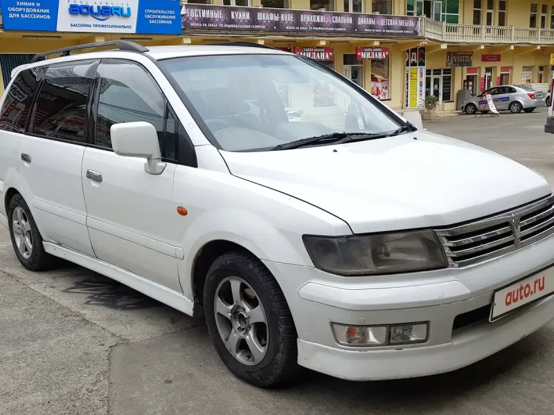 Mitsubishi Chariot 2.0 1997