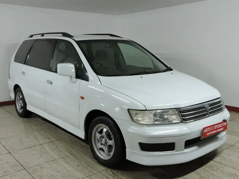 Mitsubishi Chariot 2