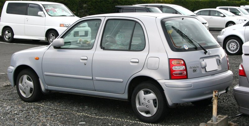 Nissan March 11