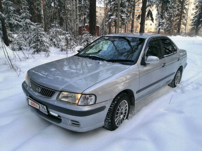 Nissan Sunny 2002