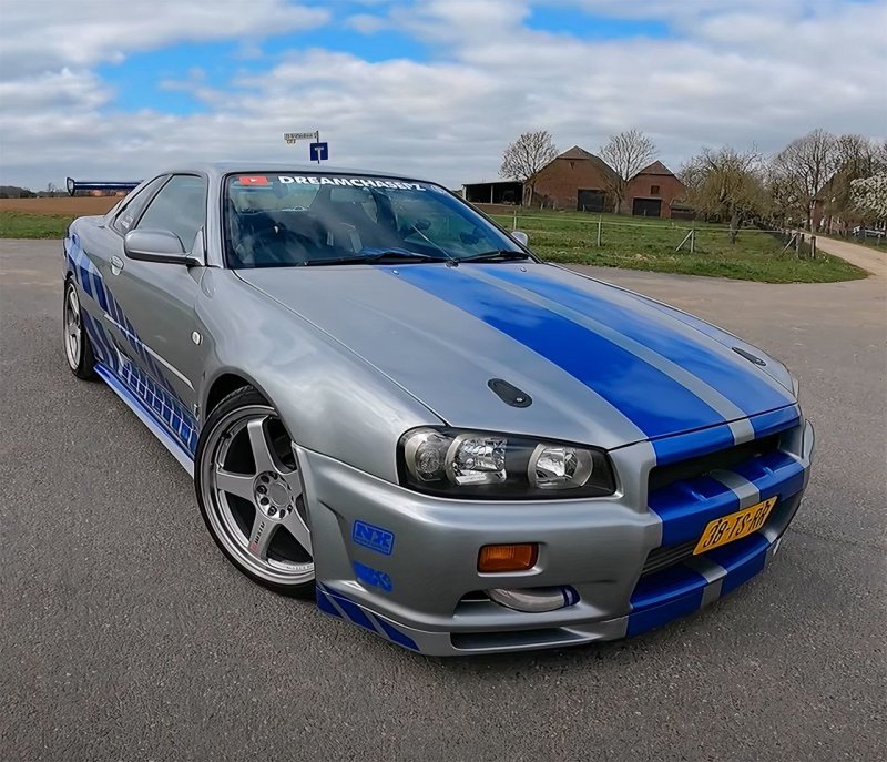 Nissan Skyline r34 gt-r