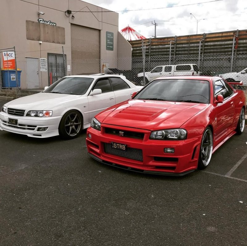 Nissan Skyline r34 vs Toyota Chaser