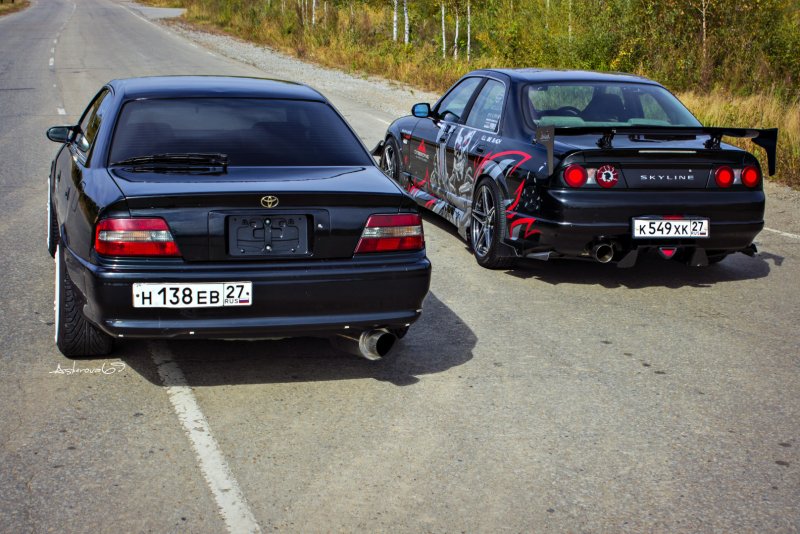 Skyline r34 и Toyota Chaser