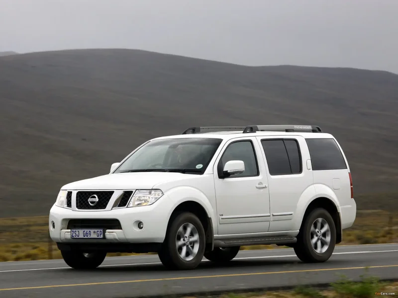 Nissan Pathfinder SUV 2010,